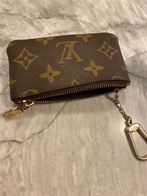 lv coin wallet